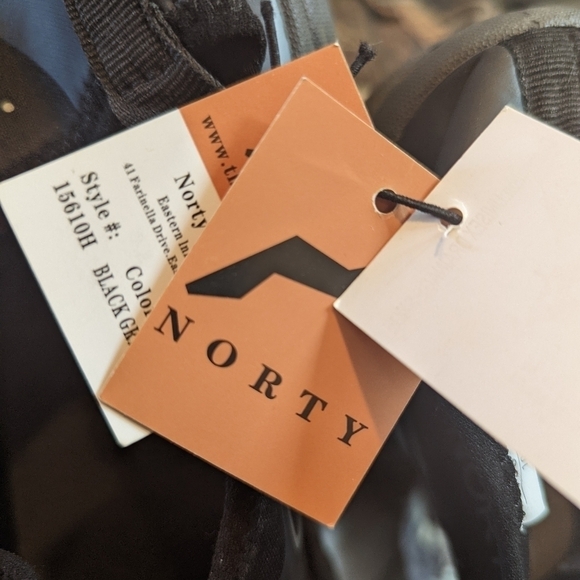 Norty unisex sz 10 water, Fisherman, beach, drainage shoes. New with tags. 310pm - Picture 7 of 13